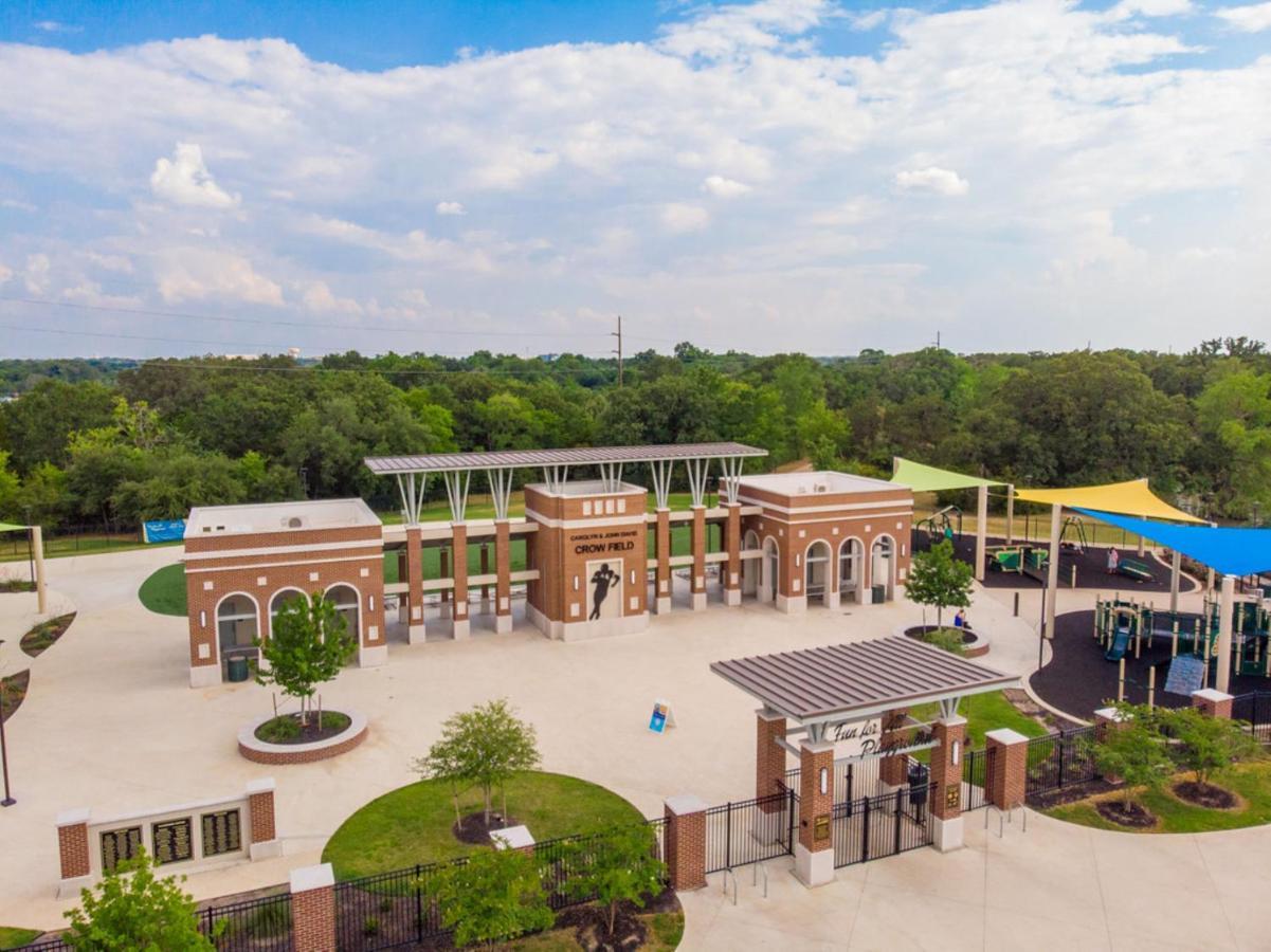 Holiday Inn Express & Suites College Station By Ihg Exterior foto