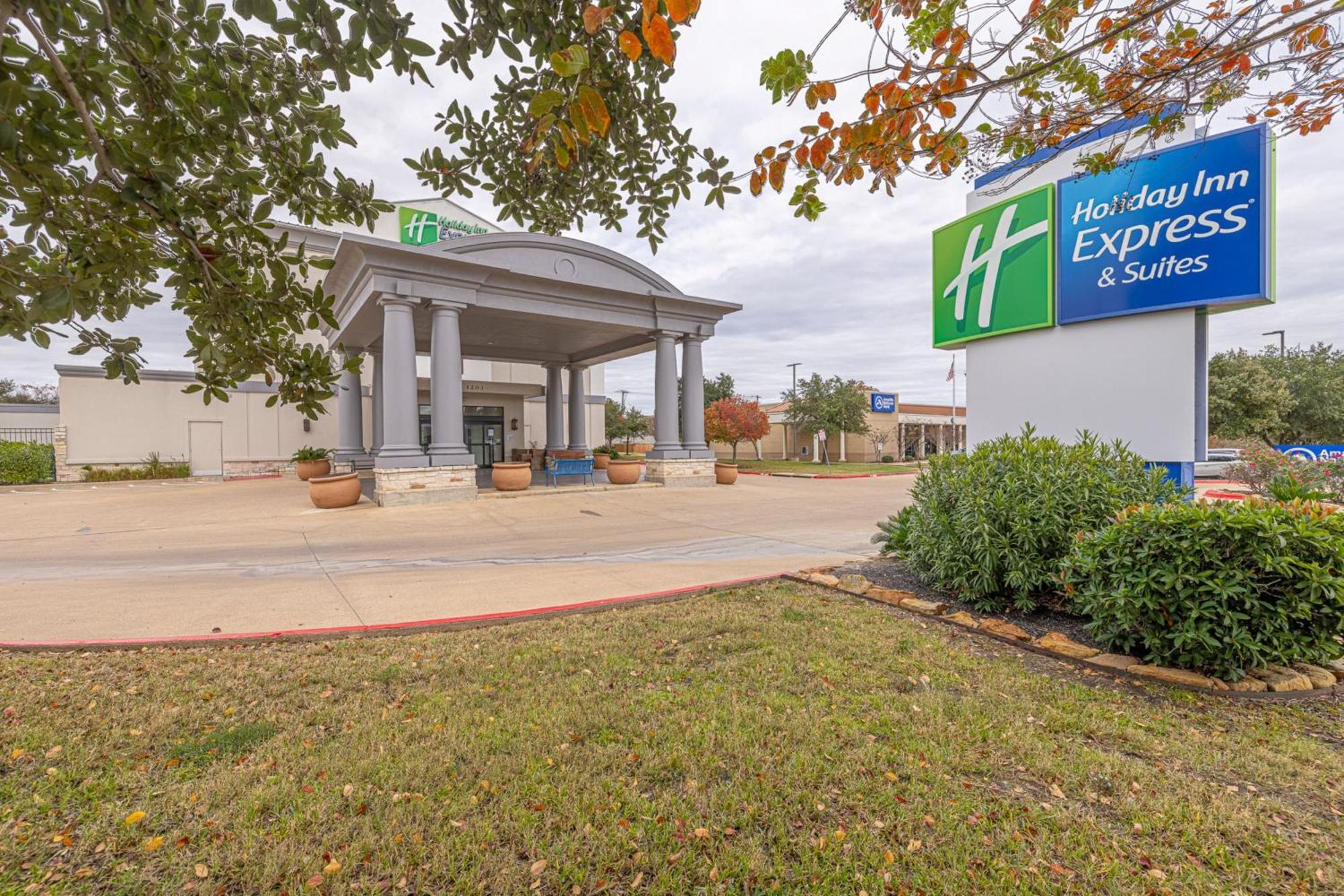 Holiday Inn Express & Suites College Station By Ihg Exterior foto